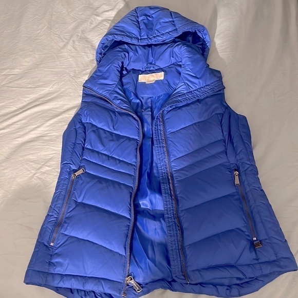 MICHAEL  Kors Puffer Vest - Picture 1 of 2